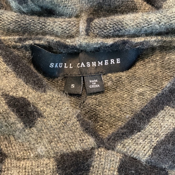 Skull Cashmere hooded shirt - Picture 2 of 2
